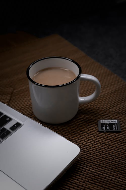 Darmowe zdjęcie z galerii z karta pamięci, kawa, kofeina