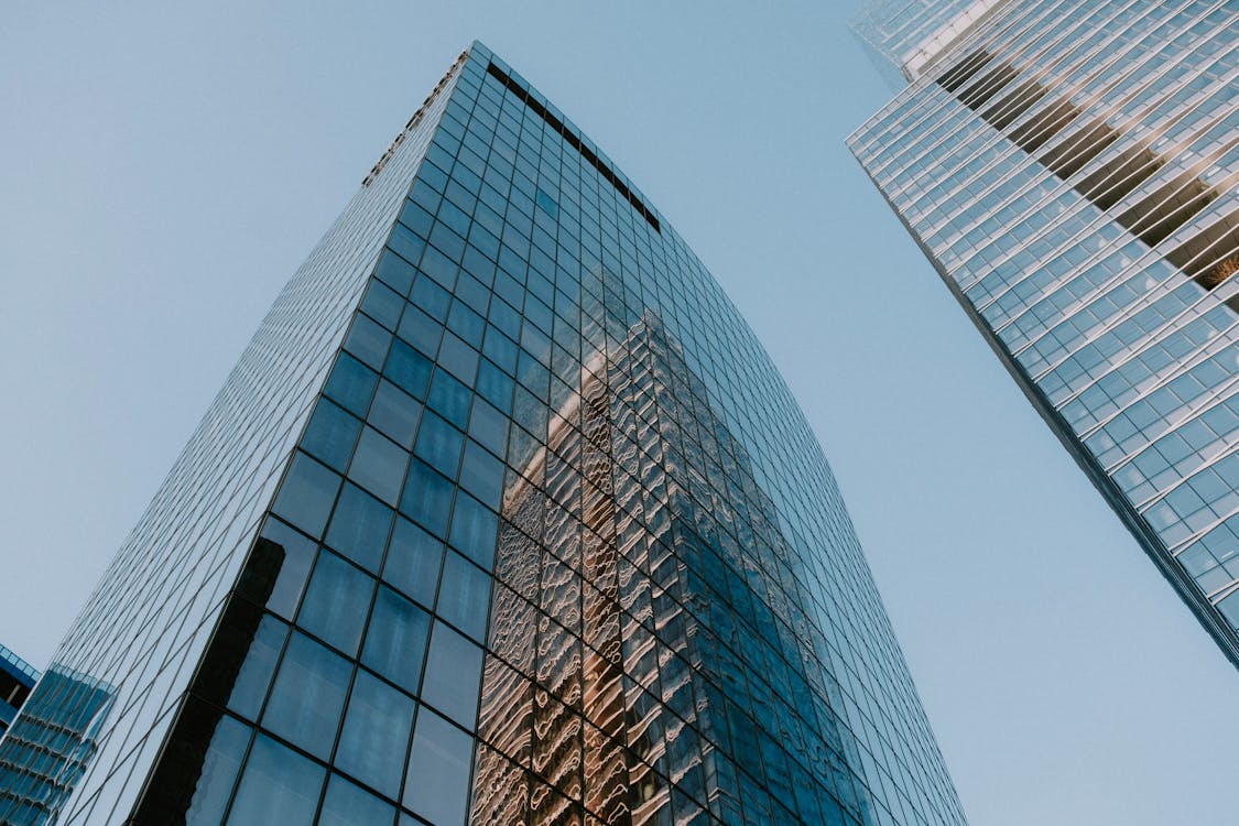 Foto profissional grátis de arquitetura, artigos de vidro, céu