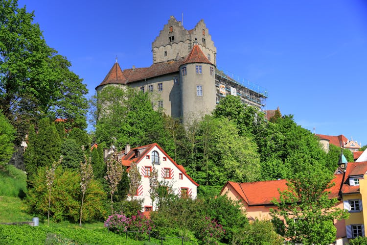 Hilltop Medieval Mansion And Residence Houses