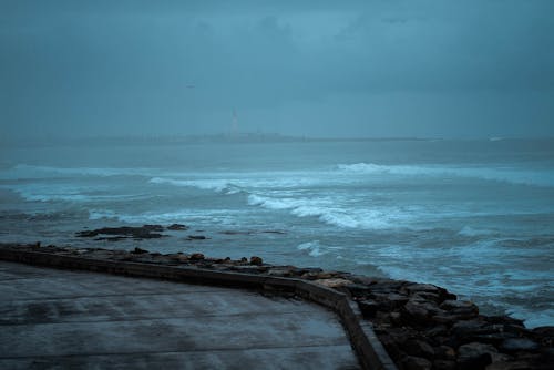 бесплатная Бесплатное стоковое фото с буря, волнорез, волны Стоковое фото