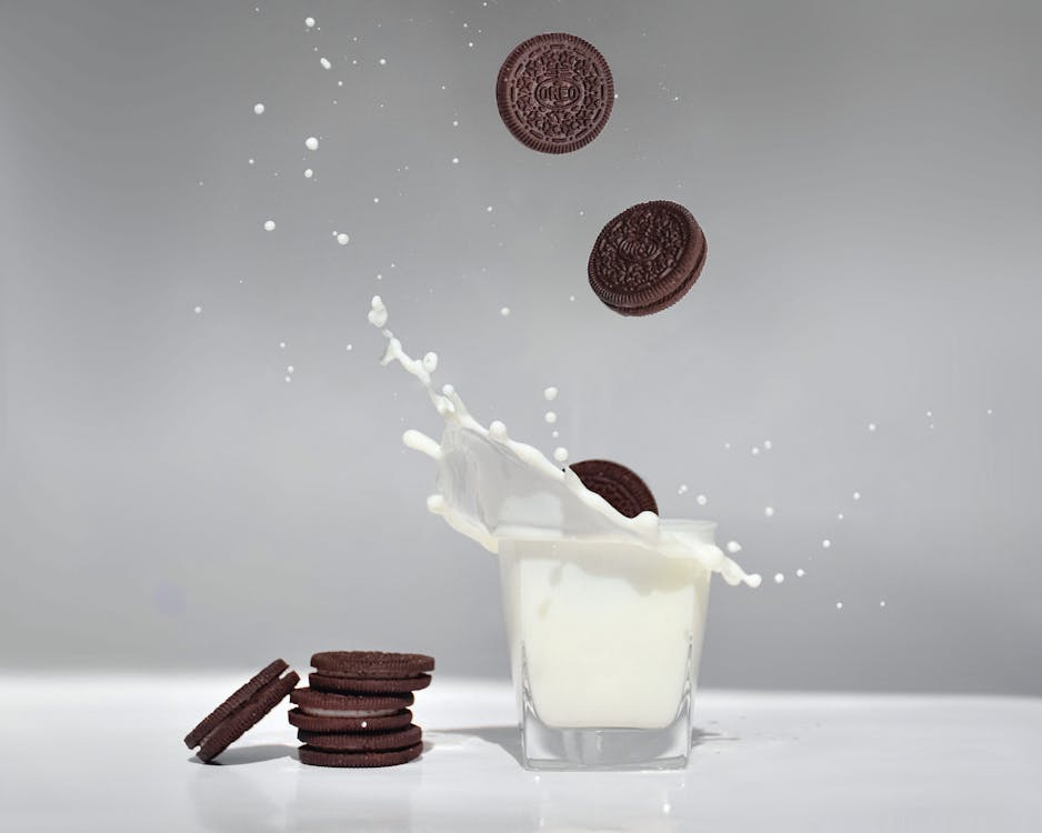 Food Should Be Free From Advertising Satvic food should be free from advertisement. Because advertisement are made to forcefullfull make product, which is not in the principle of satvic.