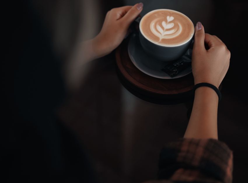 Online dating: starting a conversation on a niche platform