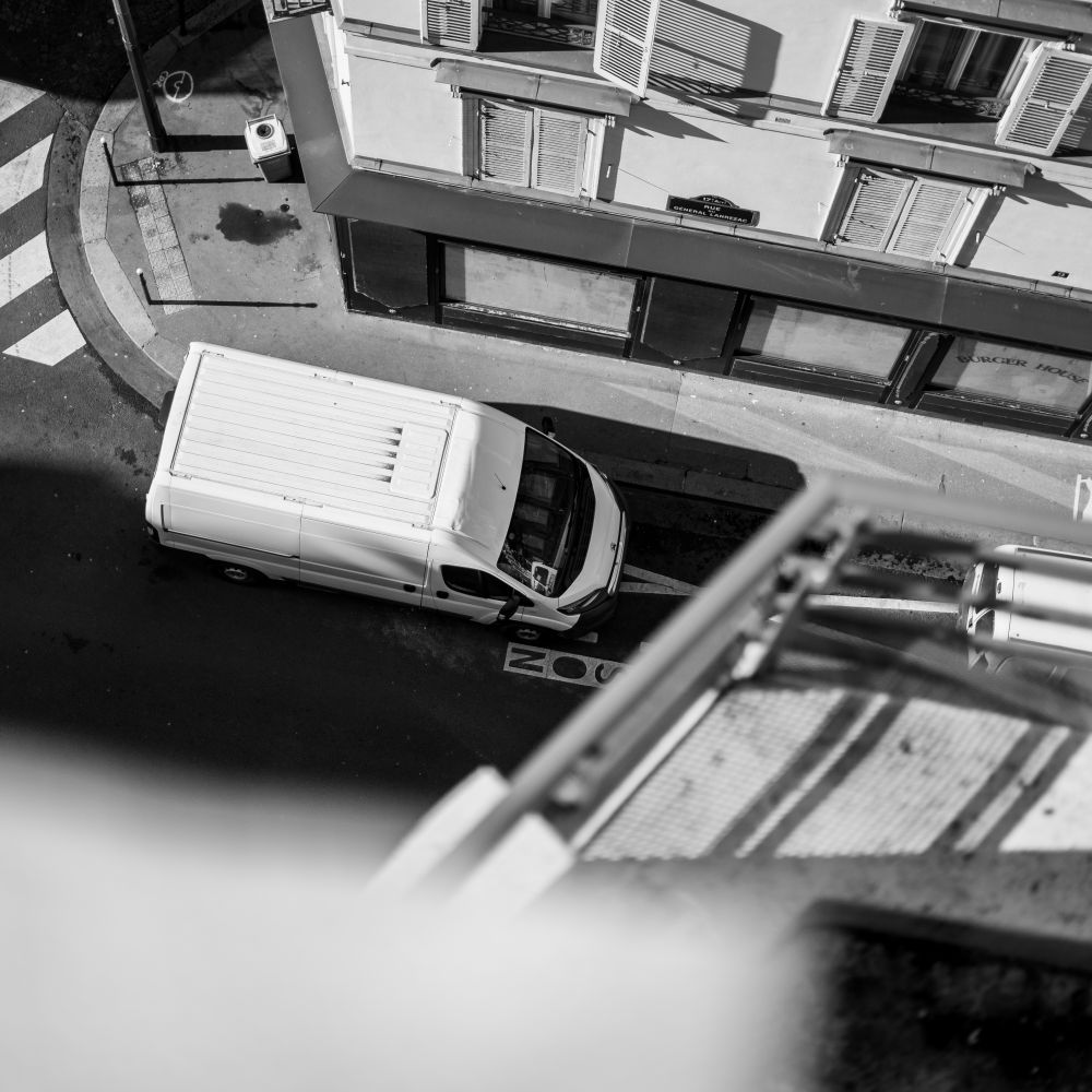 Caersws — man and van team loading a removal van