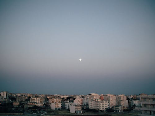 Kostenloses Stock Foto zu blauer himmel, drohne erschossen, gebäude