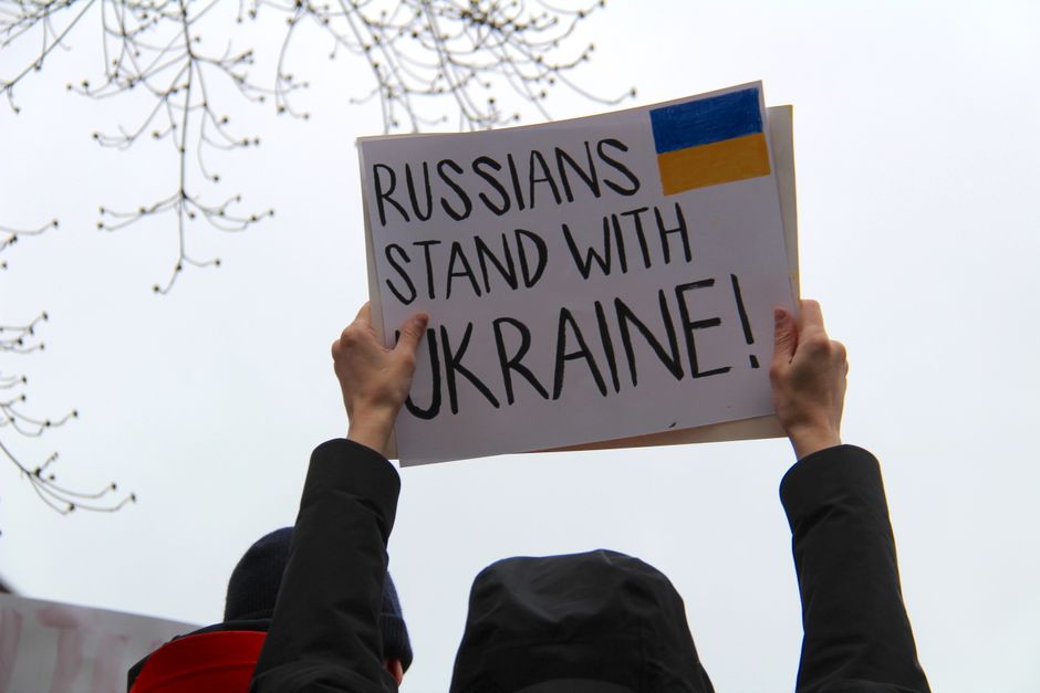 What do Russia's escalating threats against Ukraine say about the war?