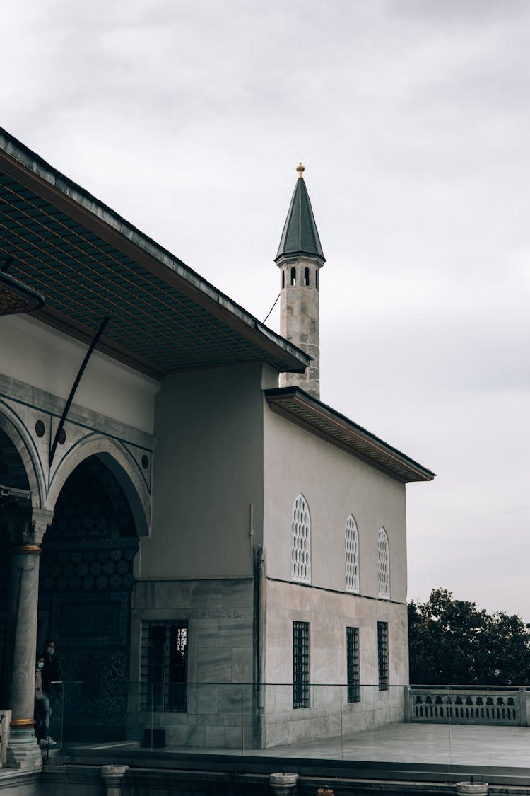 Baghdad Kiosk Under Gloomy Sky 