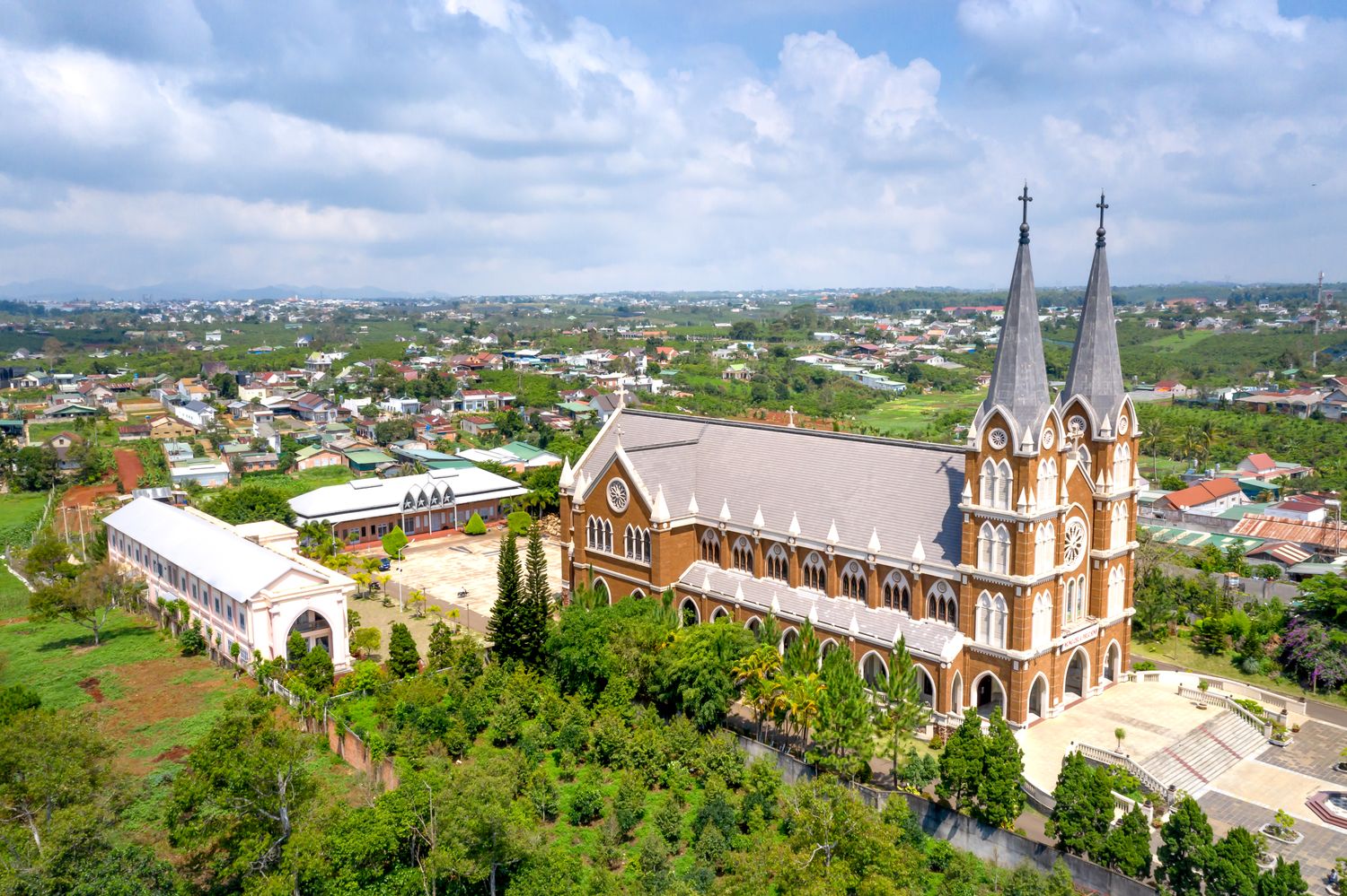 Paroki 3.000+ Foto Gereja Paroki Terbaik · Unduh Gratis 100% · Foto Stok Pexels