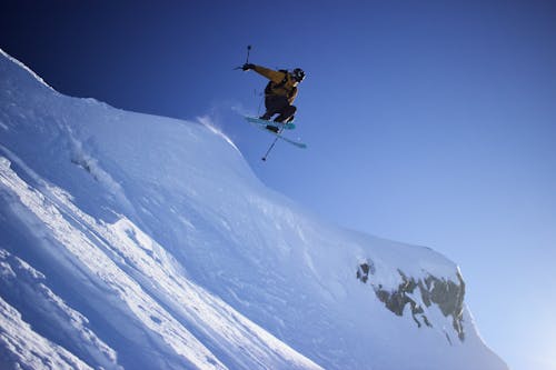 Gratis Fotos de stock gratuitas de cielo azul, deporte extremo, Deportes de invierno Foto de stock
