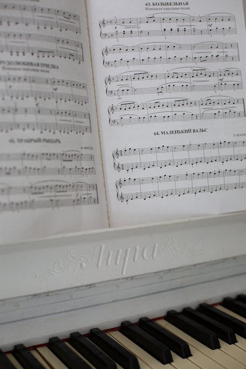 Ilmainen kuvapankkikuva tunnisteilla klassinen musiikki, lähikuva, piano