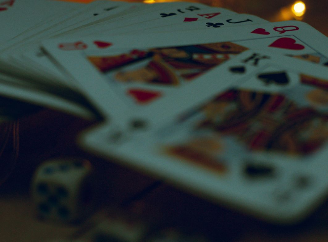 Online Casino: Spielautomaten und Live-Spiele im Überblick