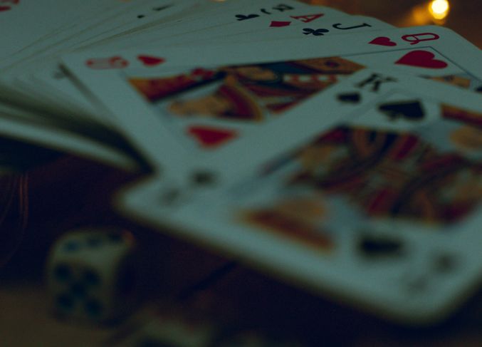 Online Casino: Spielautomaten und Live-Spiele im Überblick
