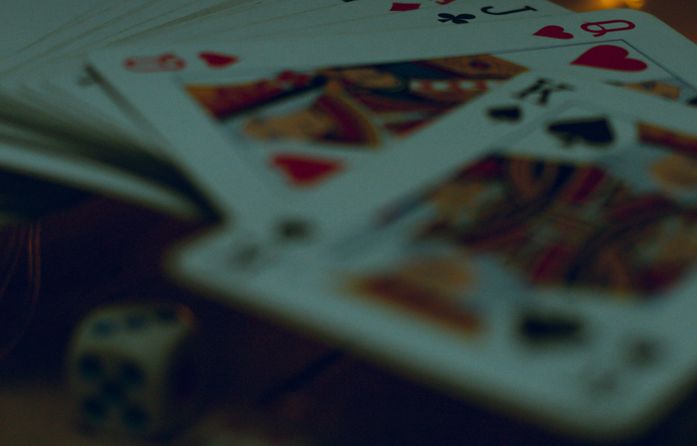Online Casino: Spielautomaten und Live-Spiele im Überblick