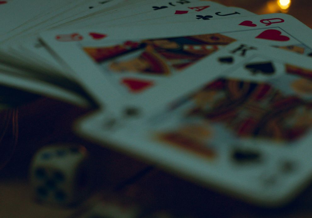 Online Casino: Spielautomaten und Live-Spiele im Überblick