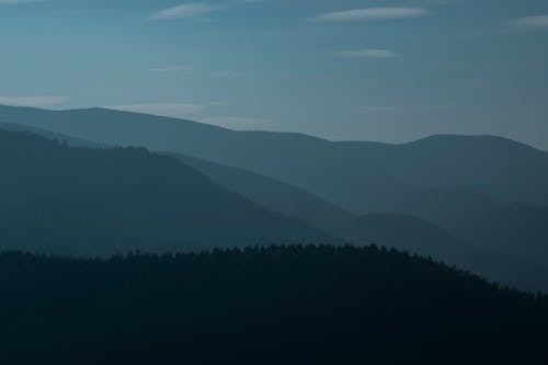 Gratis lagerfoto af bjergkæder, bjergtoppe, diset