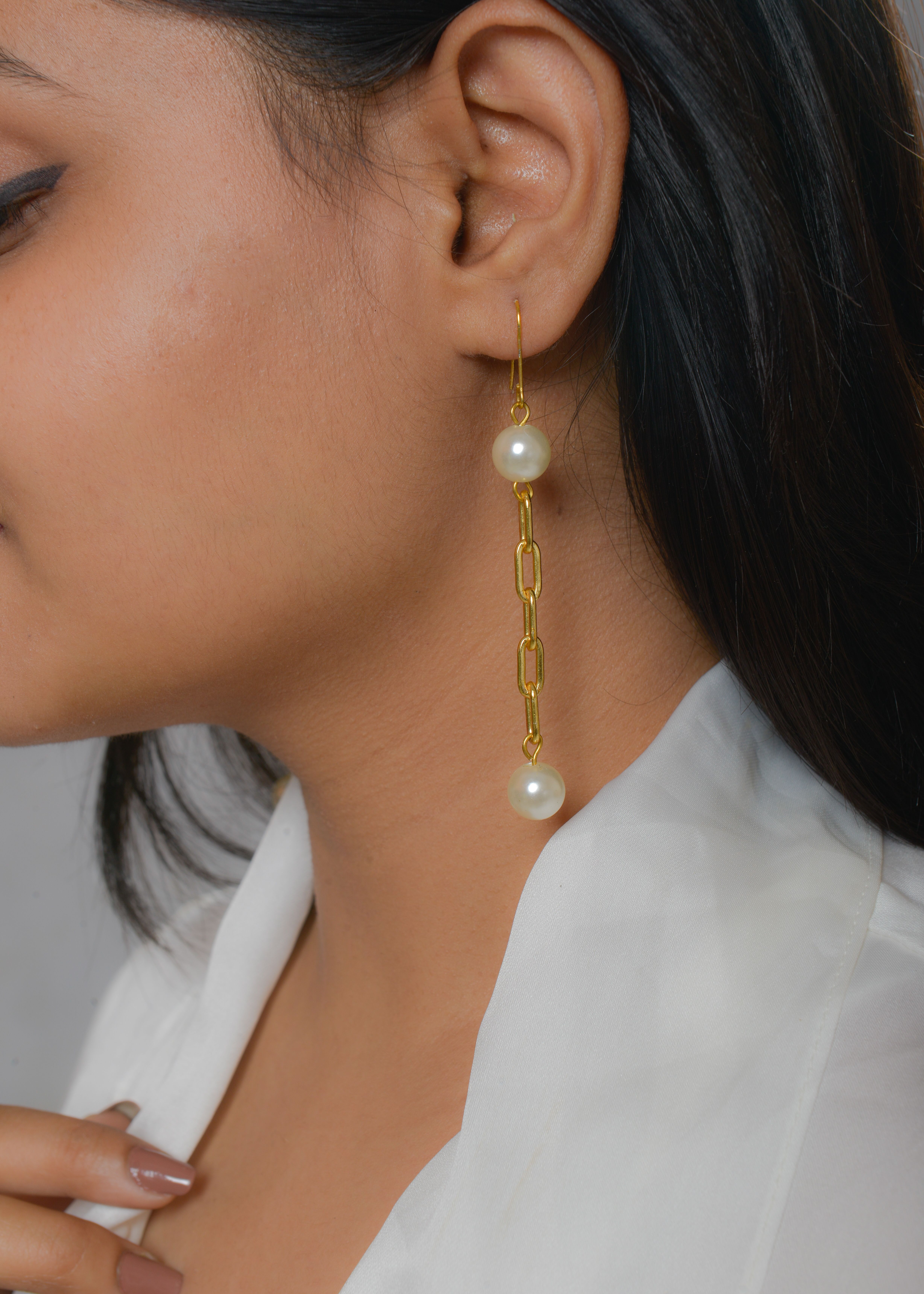 Women earing Jewelry main image 1