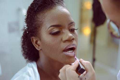 Gratis lagerfoto af afroamerikansk kvinde, kvinde, lip liner