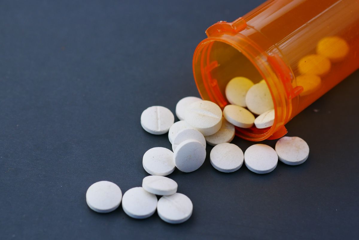 Pill bottle with tablets — Naproxen NSAID