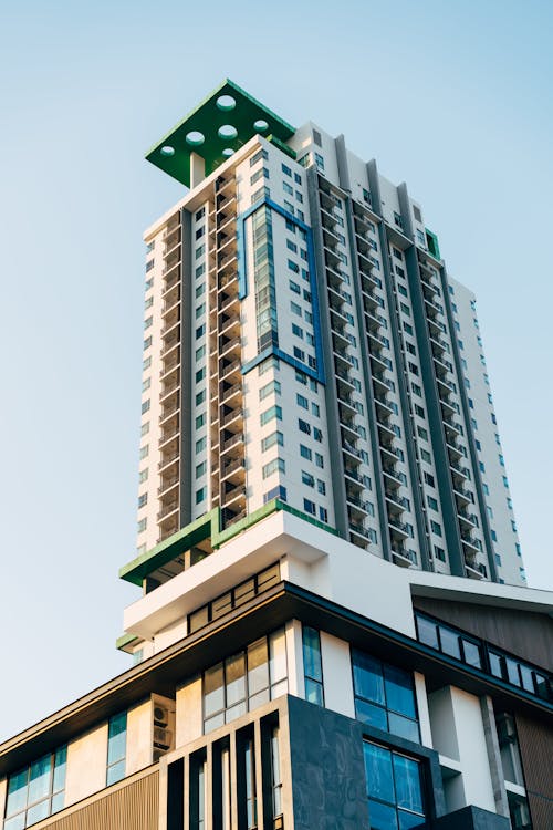 Foto d'estoc gratuïta de arquitectura, cel blau, edifici