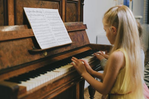 Kids Playing Piano 