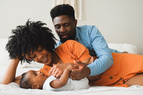 Foto profissional grátis de bebê, cabelo afro, criança