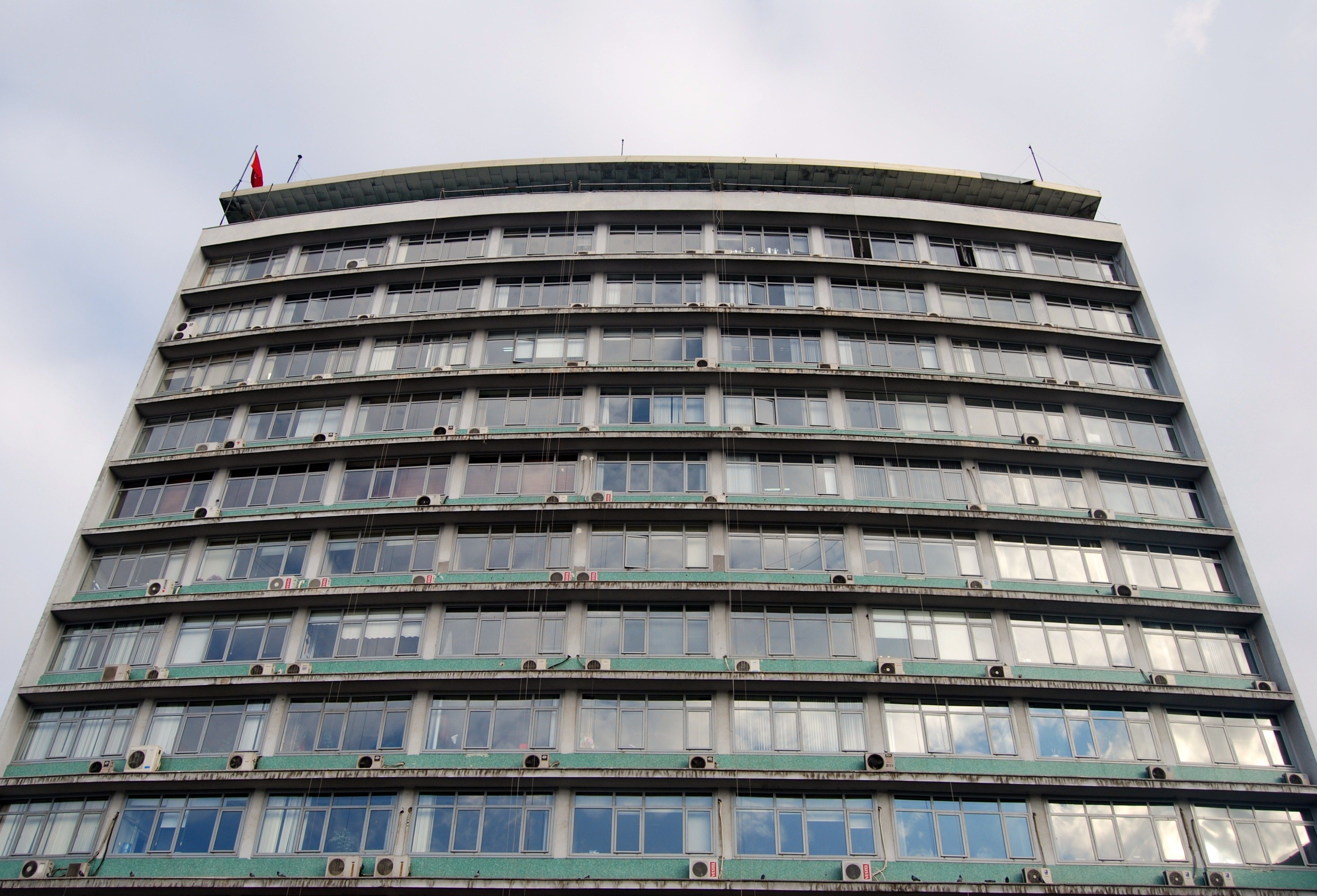 Bâtiments administratifs modernes à Antananarivo