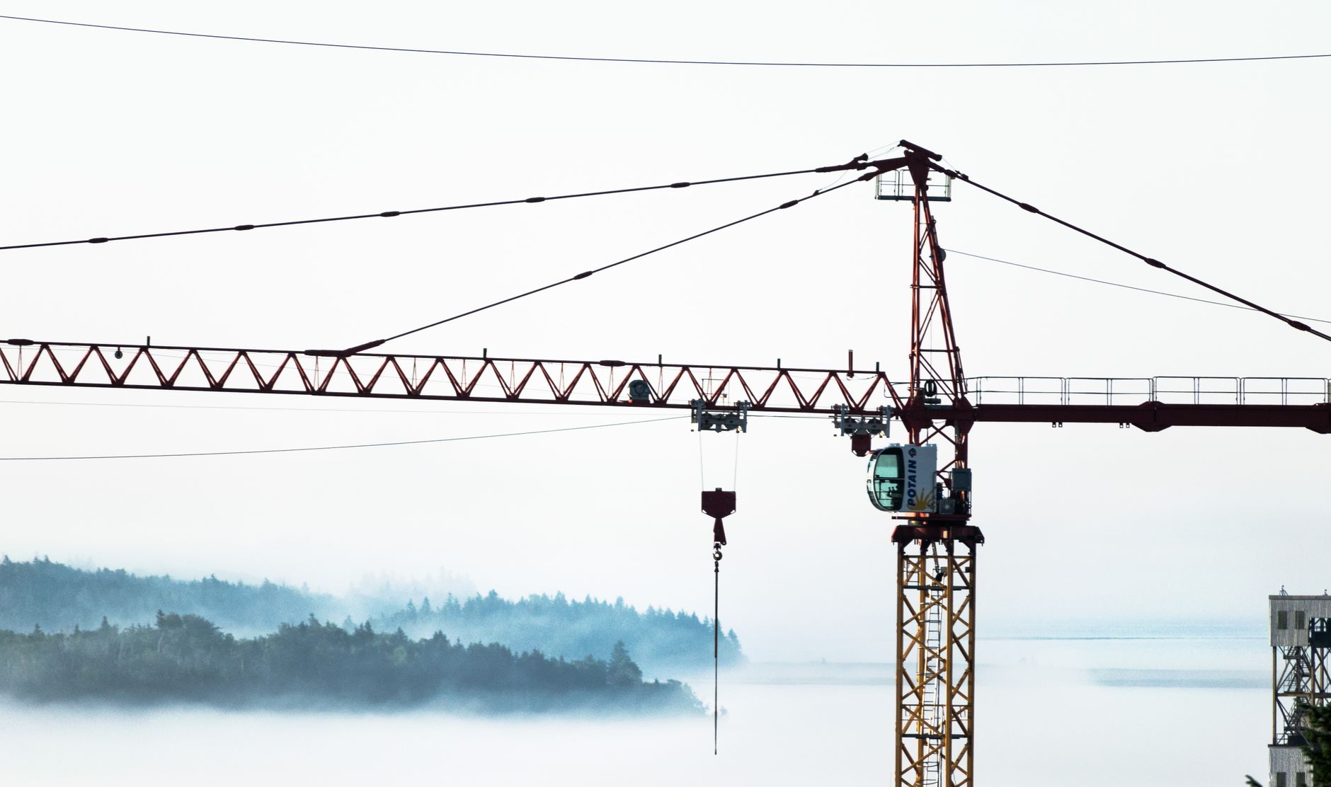 Crane Operator Shortage Hits 4,200 — $95K Average Salary Still Can't Fill Seats