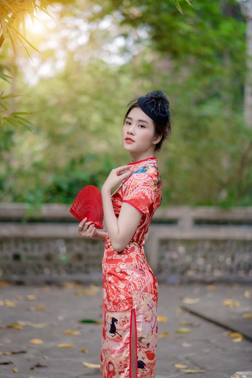 Gratis lagerfoto af asiatisk kvinde, betagende, cheongsam
