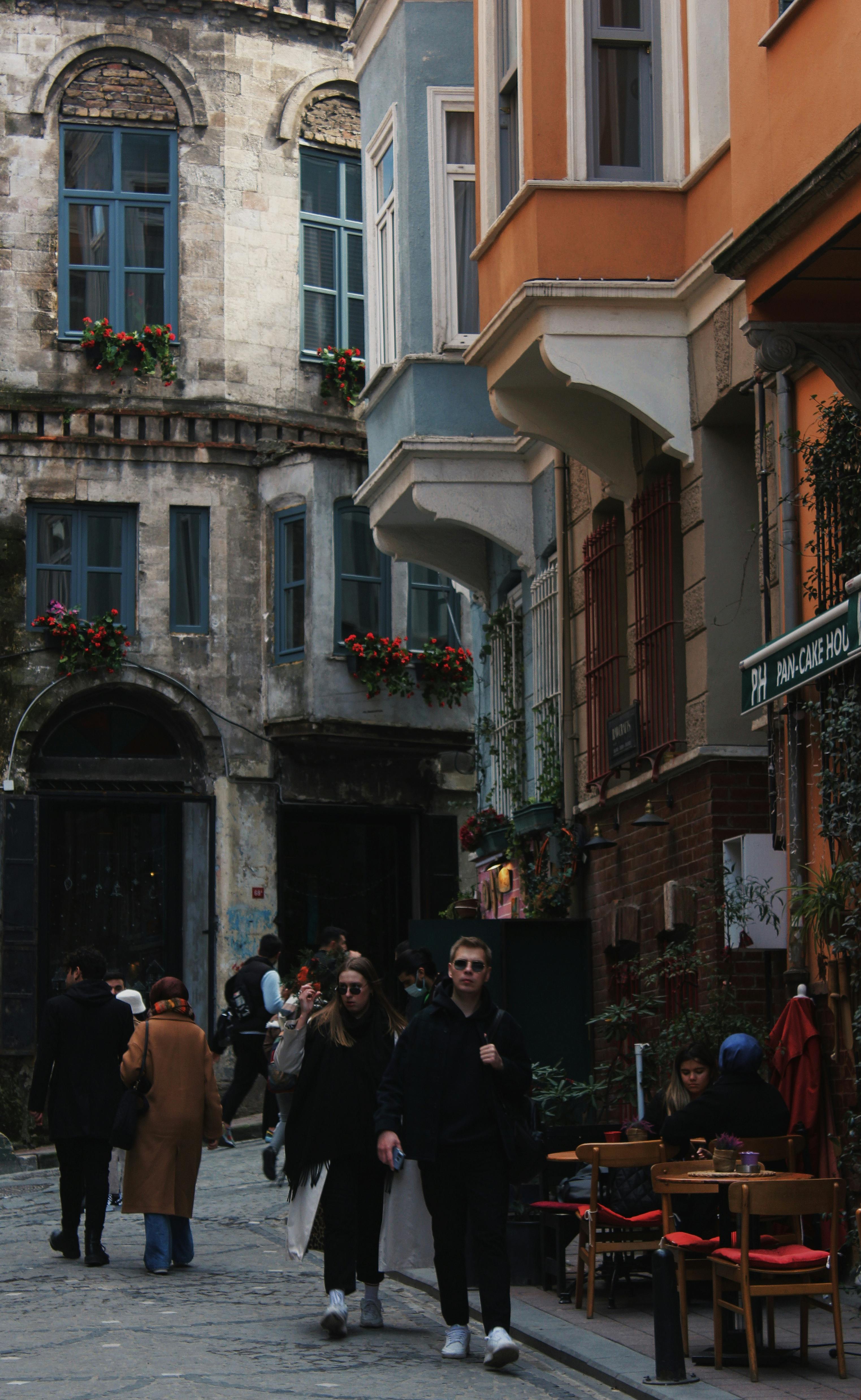 Does walking build muscle?