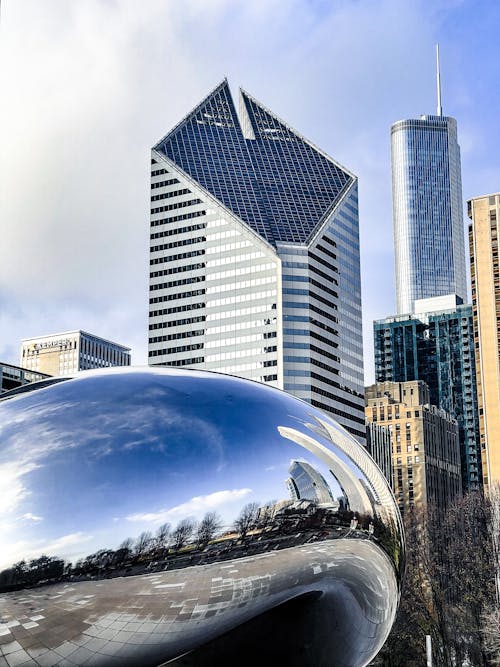 Free The Cloud Gate Monument in Chicago Stock Photo