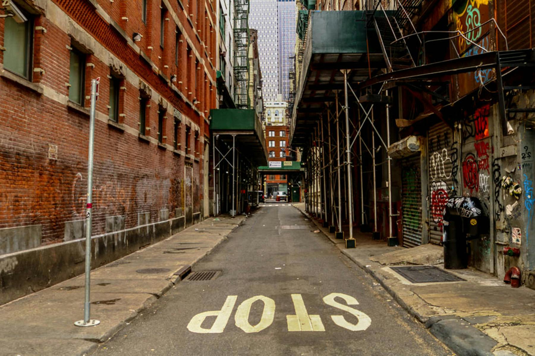 dating in new york is like alleyway