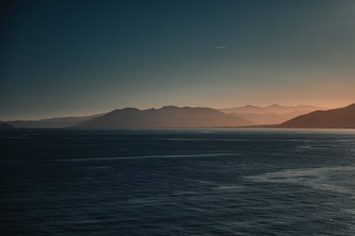 Fotobanka s bezplatnými fotkami na tému hory, more, oceán