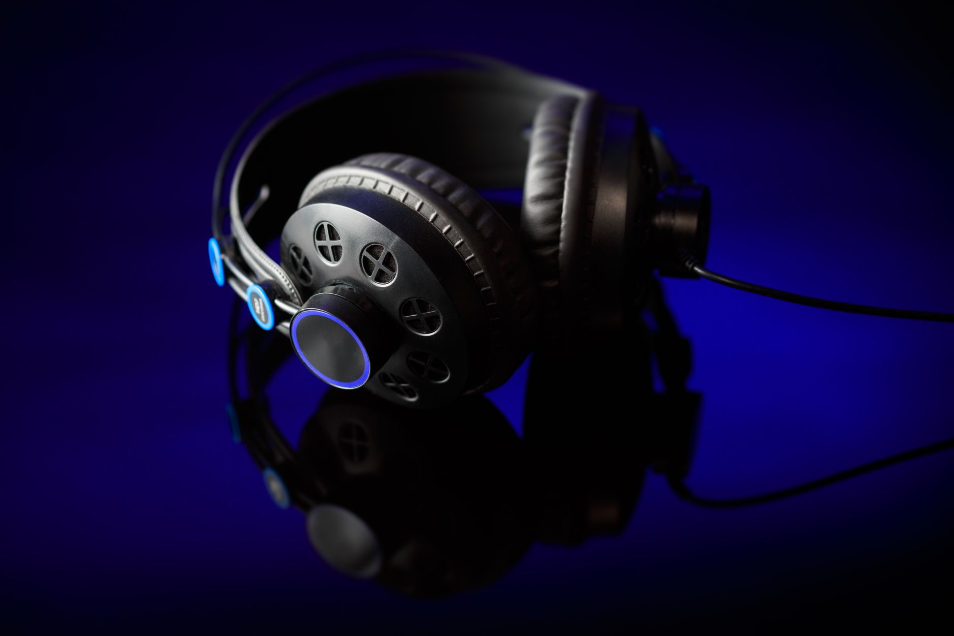 Cardioid vs Omni vs Figure-8: Which Microphone Polar Pattern Should You Use?