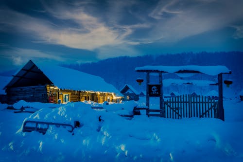 Gratuit Photos gratuites de aube, cabane, couvert de neige Photos