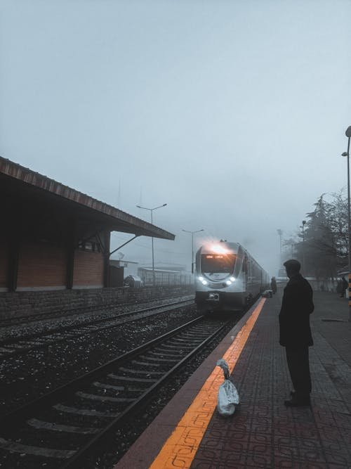 기관차, 기다리는, 기차의 무료 스톡 사진