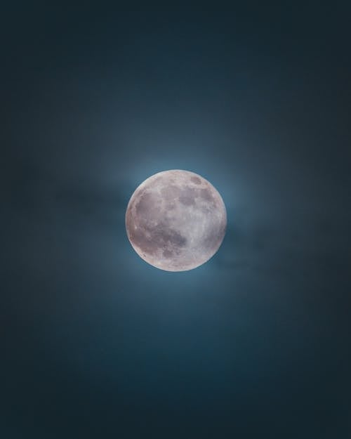 Free Moon on a Misty Evening Stock Photo