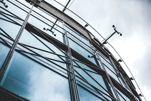 Foto De ángulo Bajo De Edificio De Gran Altura