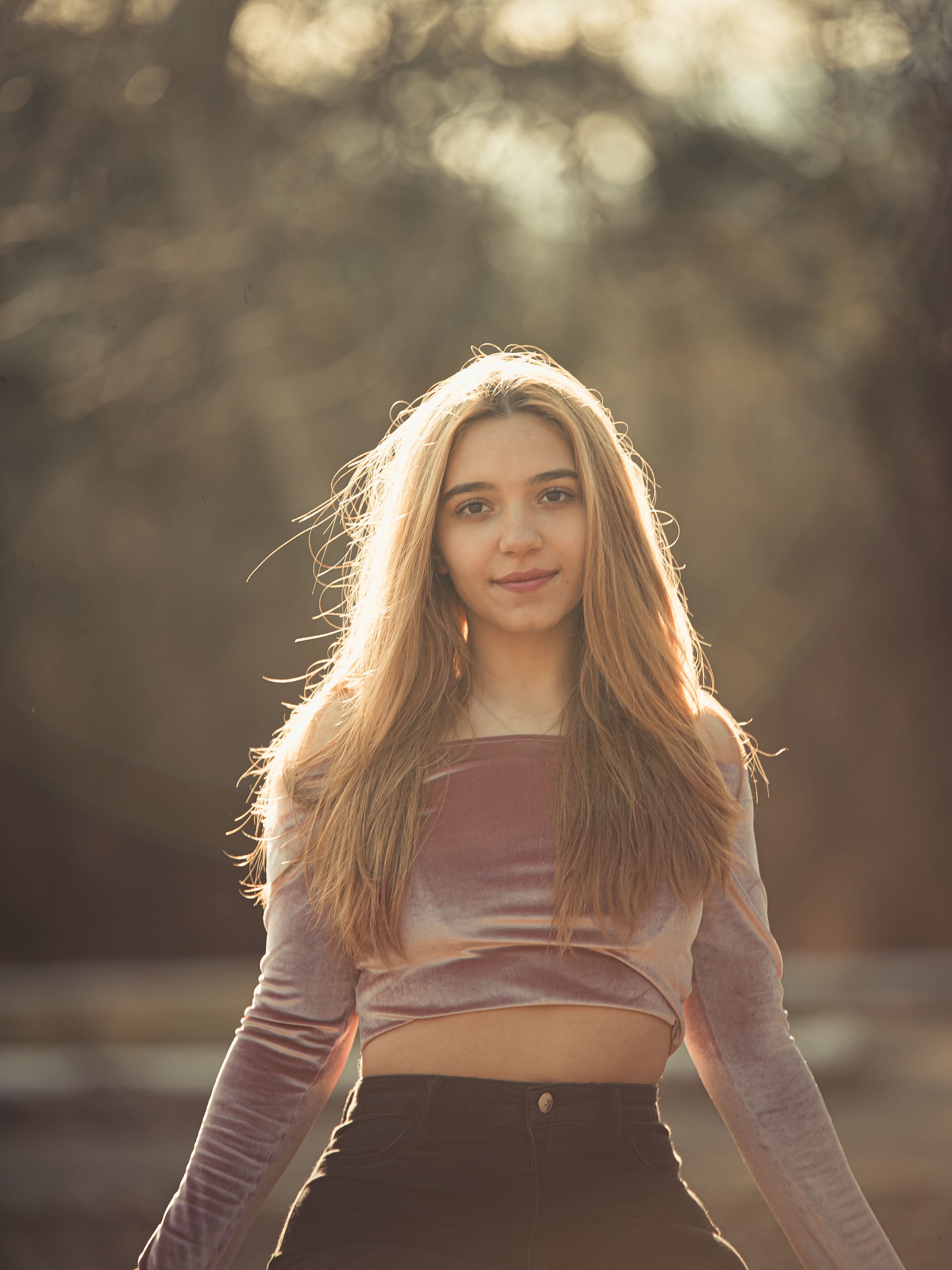 Blonde Woman Kneeling and Posing · Free Stock Photo