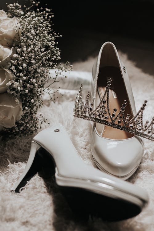 Free High Heels Shoes, Bouquet and Crown Stock Photo