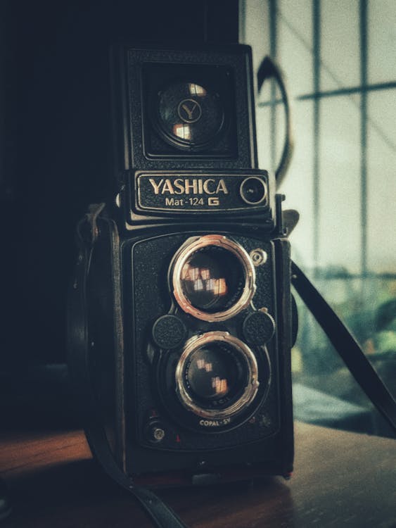 Безкоштовне стокове фото на тему «yashica, аналог, вертикальні постріл»