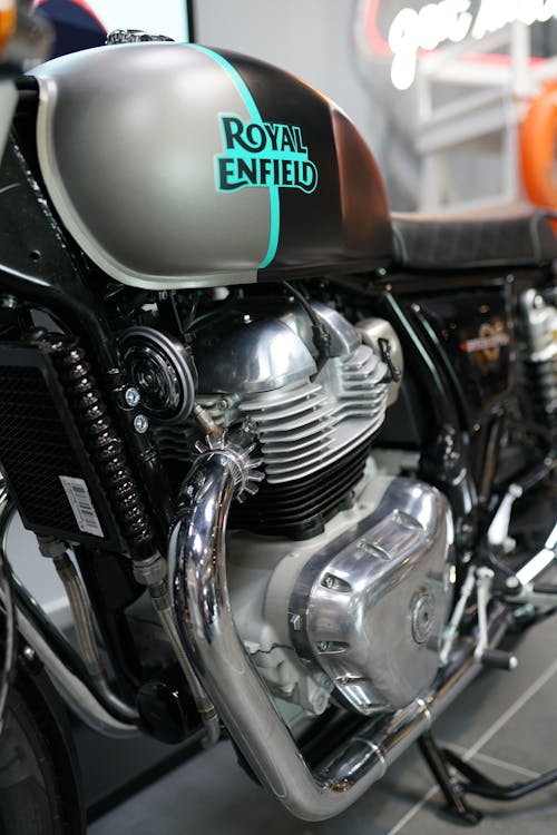 motosiklet, royal enfield içeren Ücretsiz stok fotoğraf