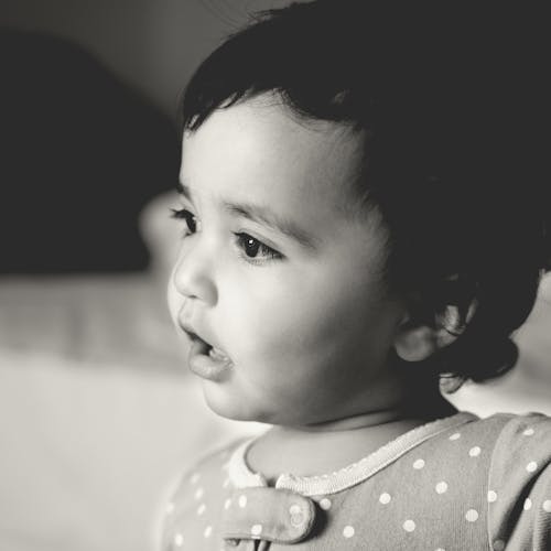 Free Grayscale Photo of a Little Girl Stock Photo