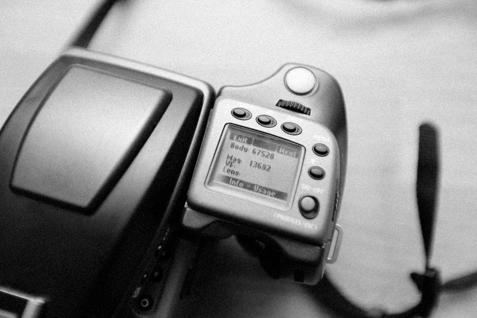 Menu de configuração do limitador de foco automático em câmera mirrorless com opções de faixa de distância