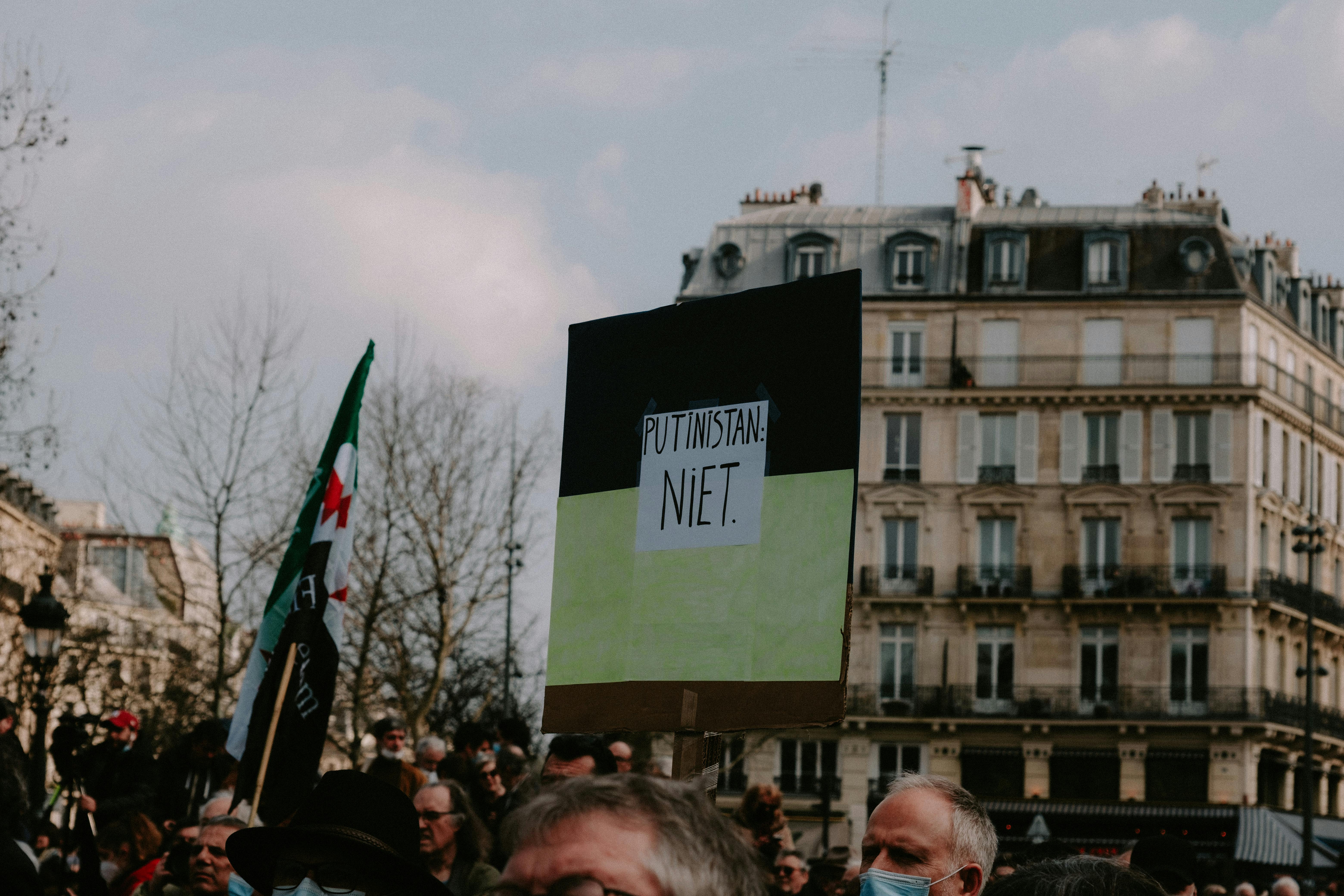 Hamilton on Foreign Policy #286: Participating in civic life is our duty as citizens — Photo by Mathias Reding on Pexels