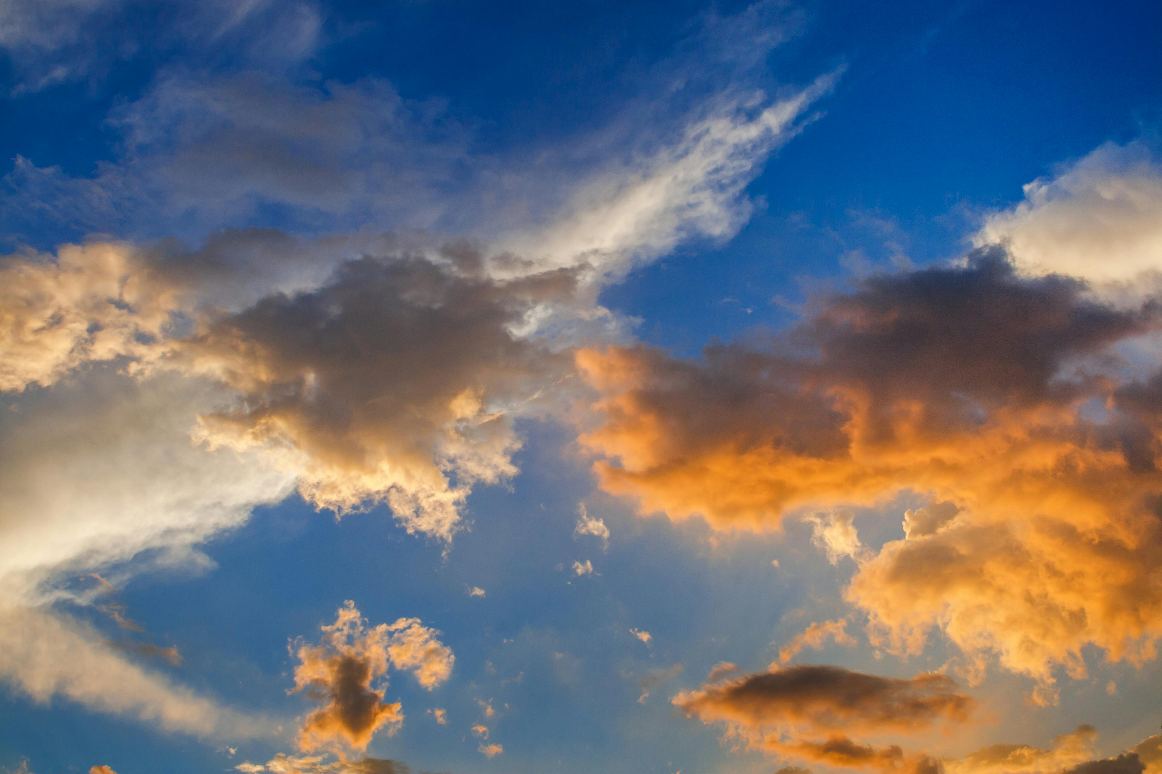 Kostenloses Foto zum Thema bew lkter himmel dramatischer 