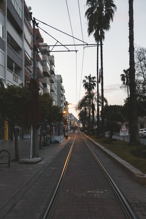 Foto d'estoc gratuïta de arquitectura, carretera, ciutat