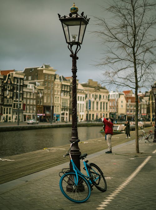 Imagine de stoc gratuită din bicicletă, felinar stradal, fotografiere verticală
