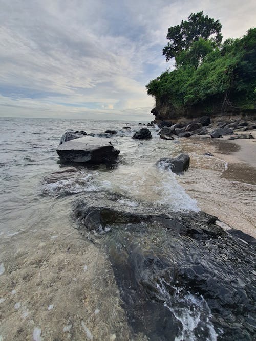 ada, çarpmak, dalga içeren Ücretsiz stok fotoğraf