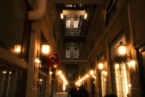 免费 光, 土耳其的旗帜, 巷弄 的 免费素材图片 素材图片