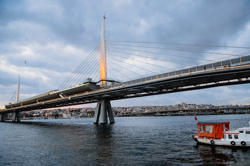 Free Haliç Metro Köprüsü Stock Photo