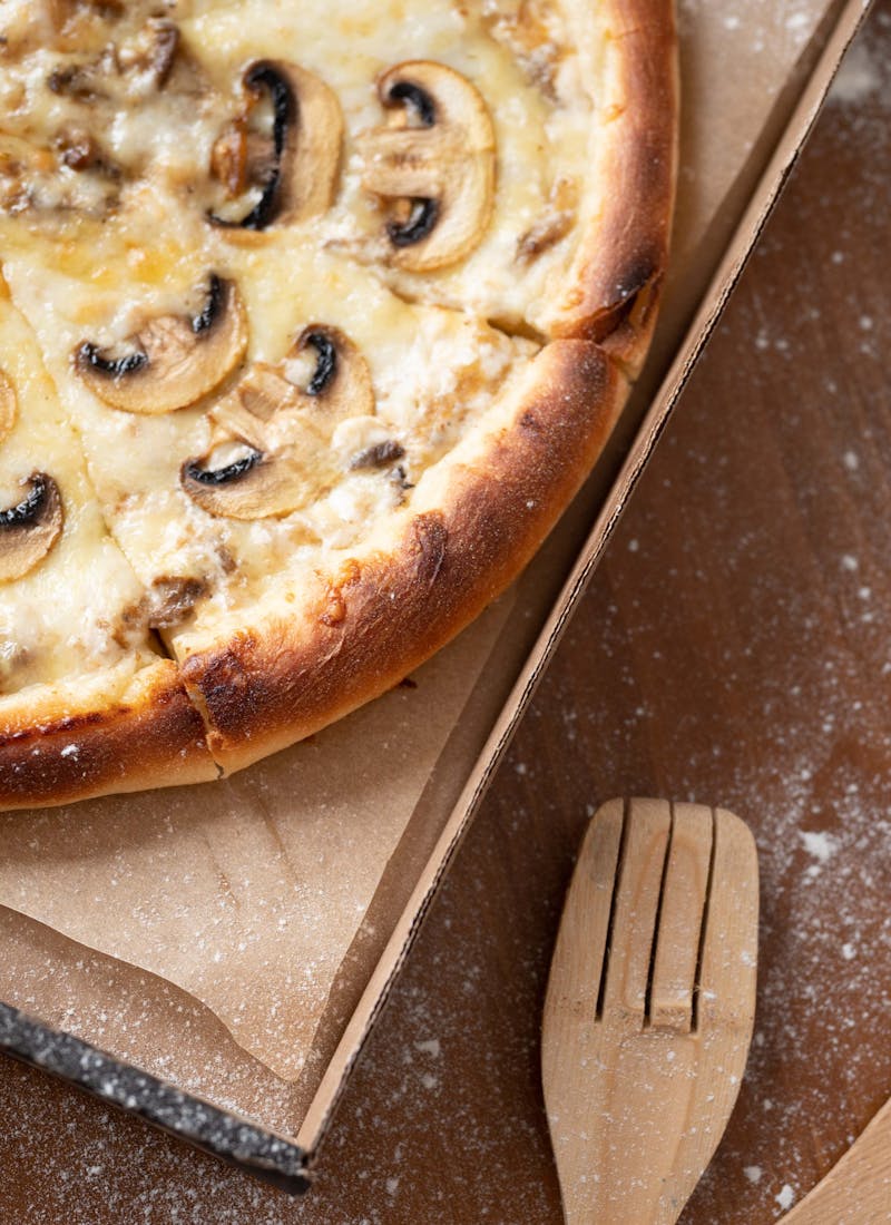 Delicious Homemade Mushroom and Cheese Pizza